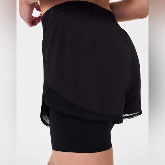 Spanx Get Moving 2-in-1 Short NWT Size L - Picture 3 of 8